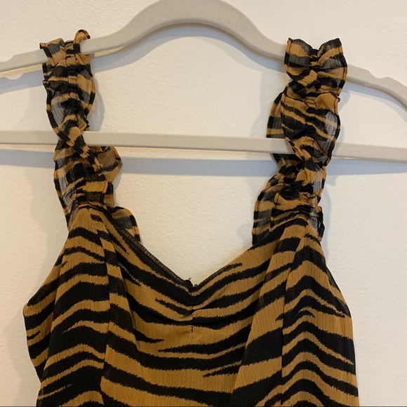 SALE❗️All in Favor Tiger Mini dress - Picture 9 of 10